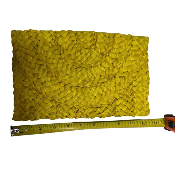NEW Womens Solid Color Straw Magnetic Clutch Bag in bright yellow - Picture 8 of 8